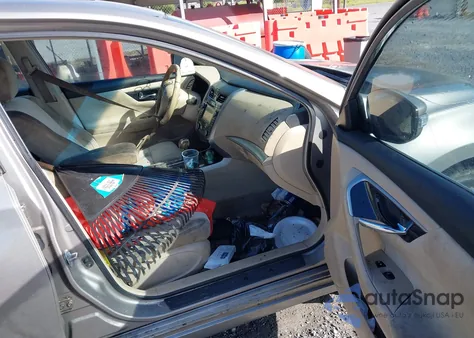 2013 Nissan Altima 2.5 Sv z USA, uszkodzony, nr VIN 1N4AL3AP8DN432469